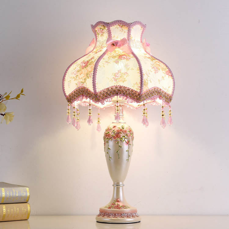 Romantic Fabric Tassel Table Lamp