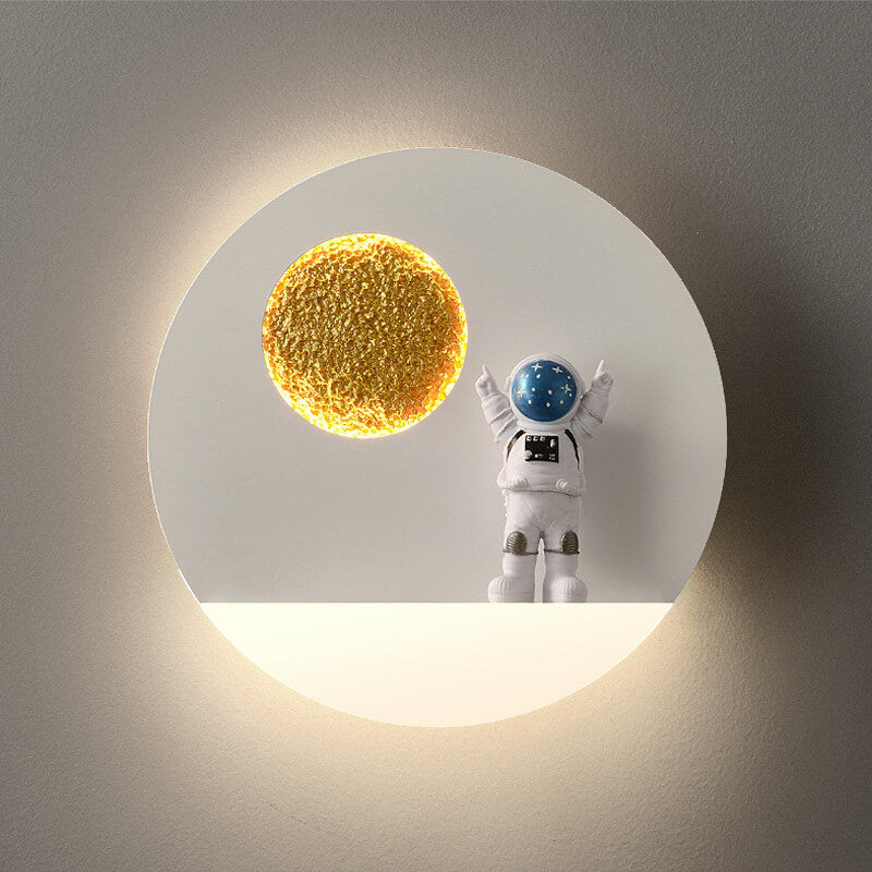 Iron Resin Round Astronaut Wall Lamp