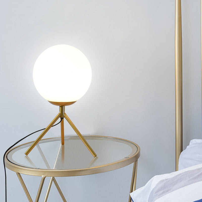Iron Glass Ball Bracket Table Lamp