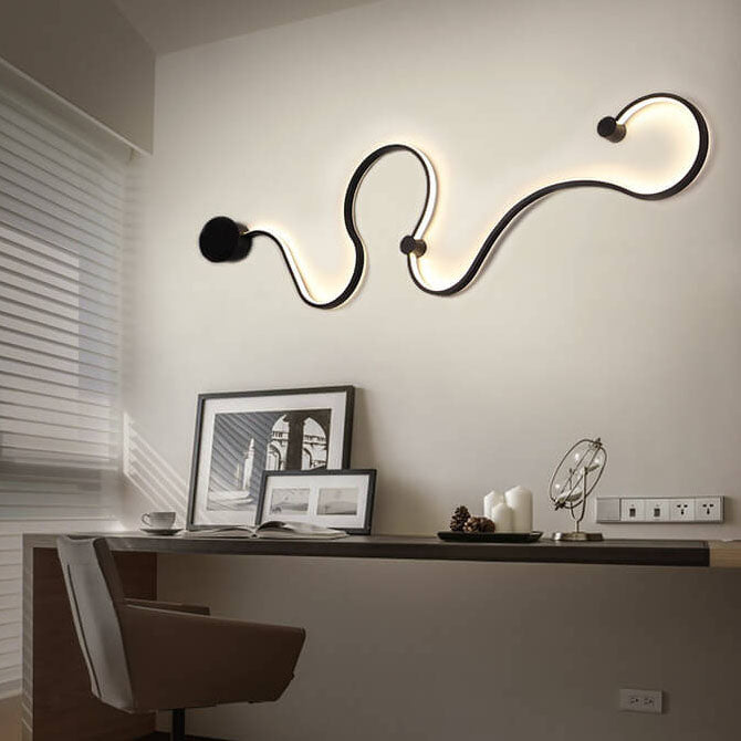 Long Aluminum Snake Shaped Wall Lamp