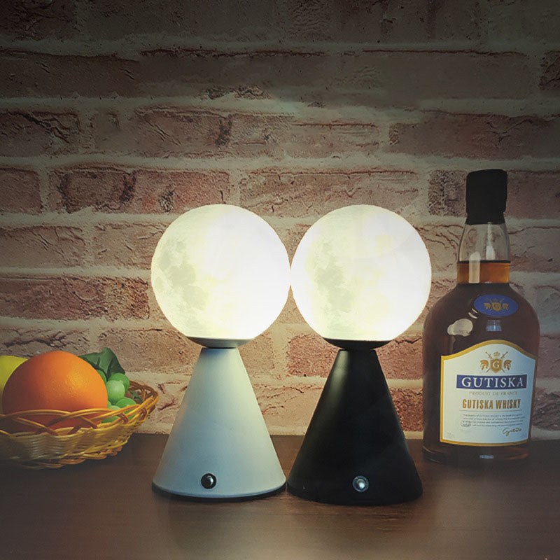 Iron PIA Conic Ball Table Lamp