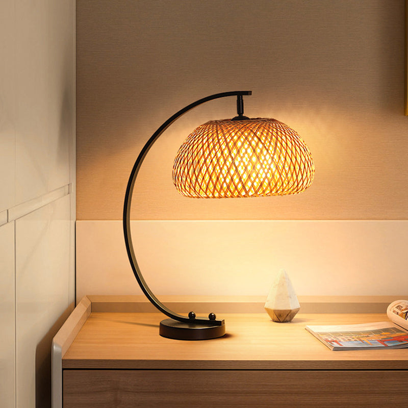 Curved Pole Round Mesh Table Lamp