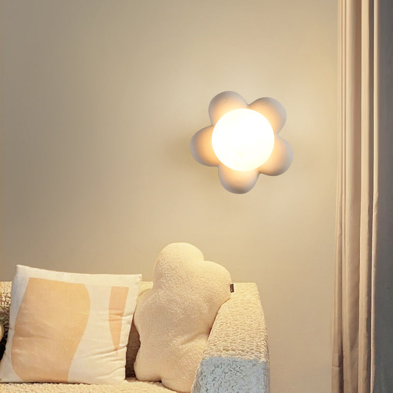 Flower Shaped Ceramic Wood Wall Lamp