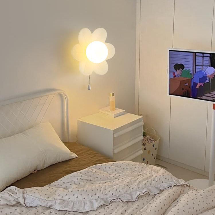 Cream Flower Resin Bedroom Wall Lamp