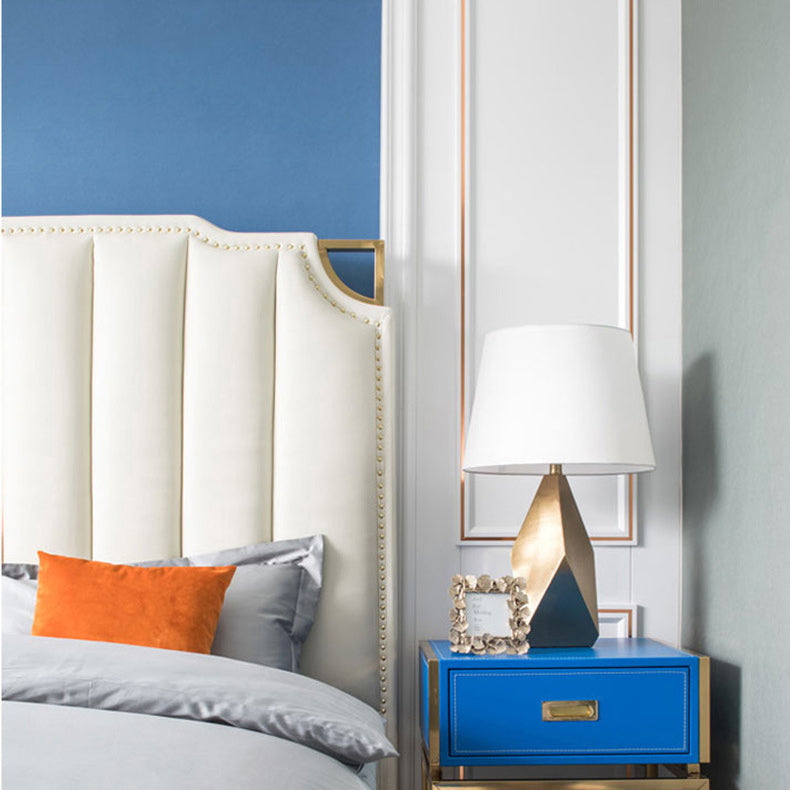 Polygonal Round Hardware Fabric Table Lamp