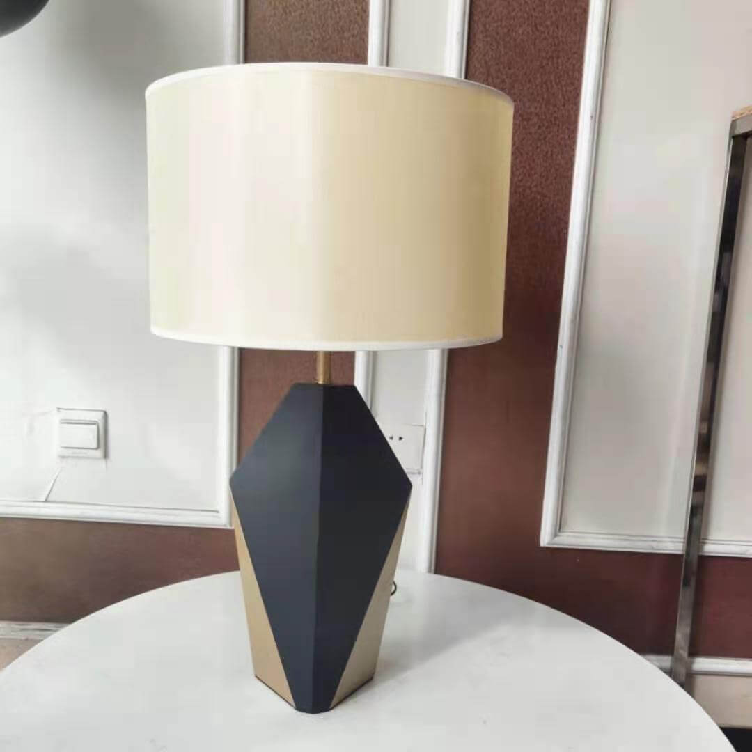 Quadrilateral Iron Fabric Table Lamp