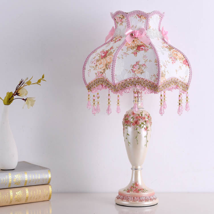 Romantic Fabric Tassel Table Lamp