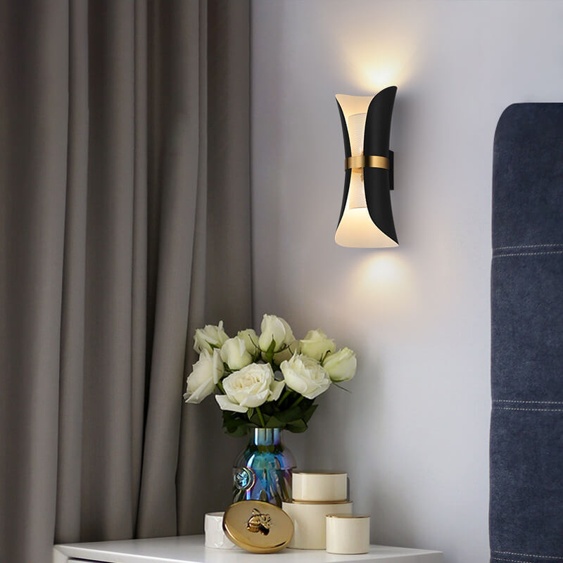 Column Hardware 2-Light Wall Lamp