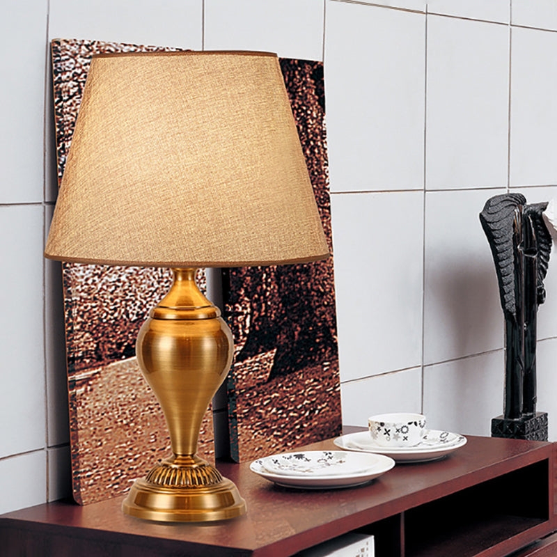 Round Fabric Hardware Bedroom Table Lamp