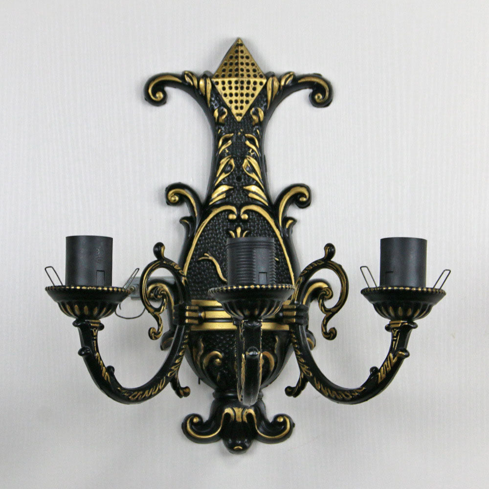 Parrot Round Table Half 3-Light Wall Lamp