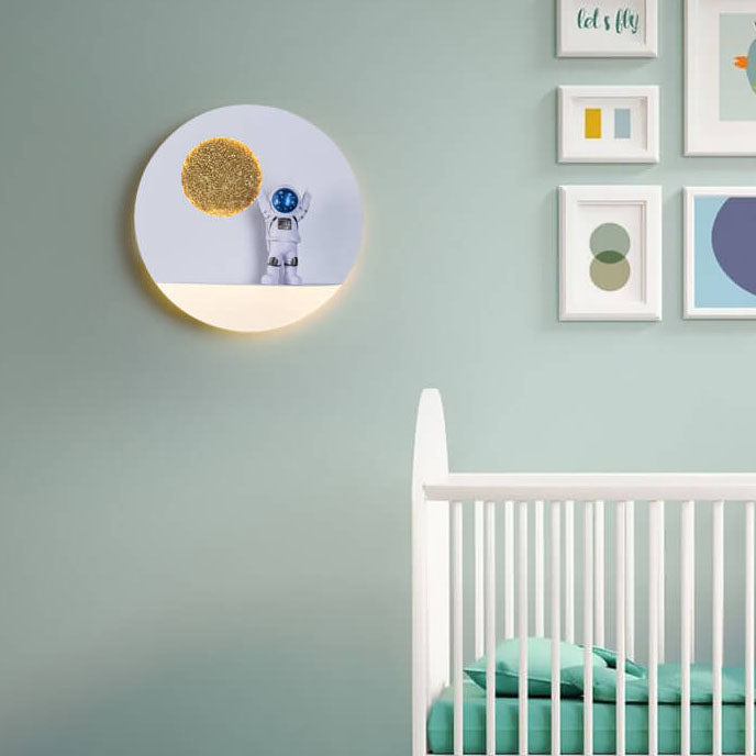 Iron Resin Round Astronaut Wall Lamp