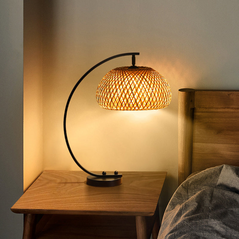 Curved Pole Round Mesh Table Lamp
