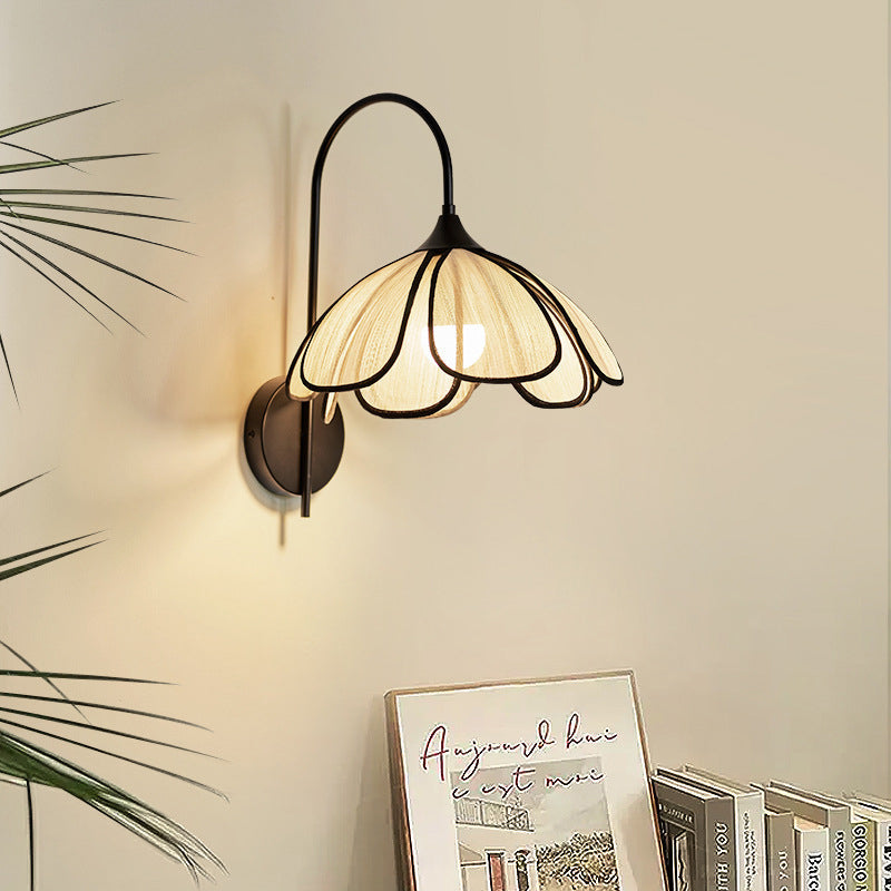 Flower Petal Shaped Iron Wall Lamp