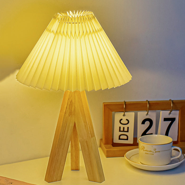 Round Cone Tripod Fabric Table Lamp