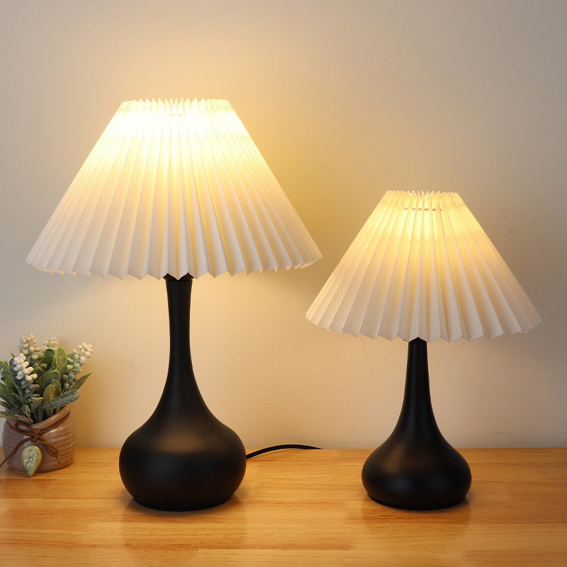Gourd Folding Lampshade Metal Table Lamp