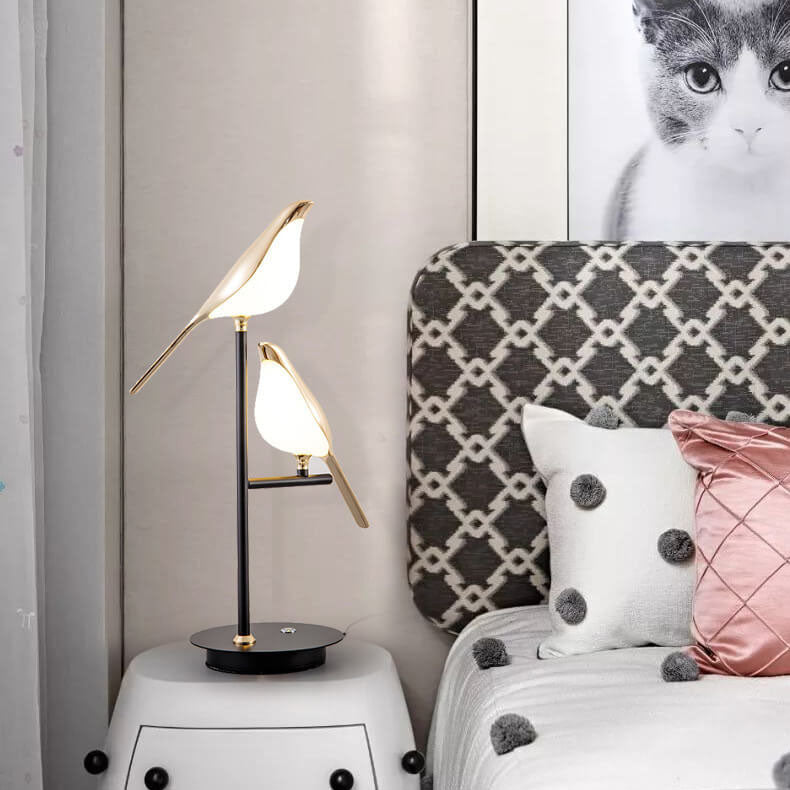 Magpie Bird Table Lamp