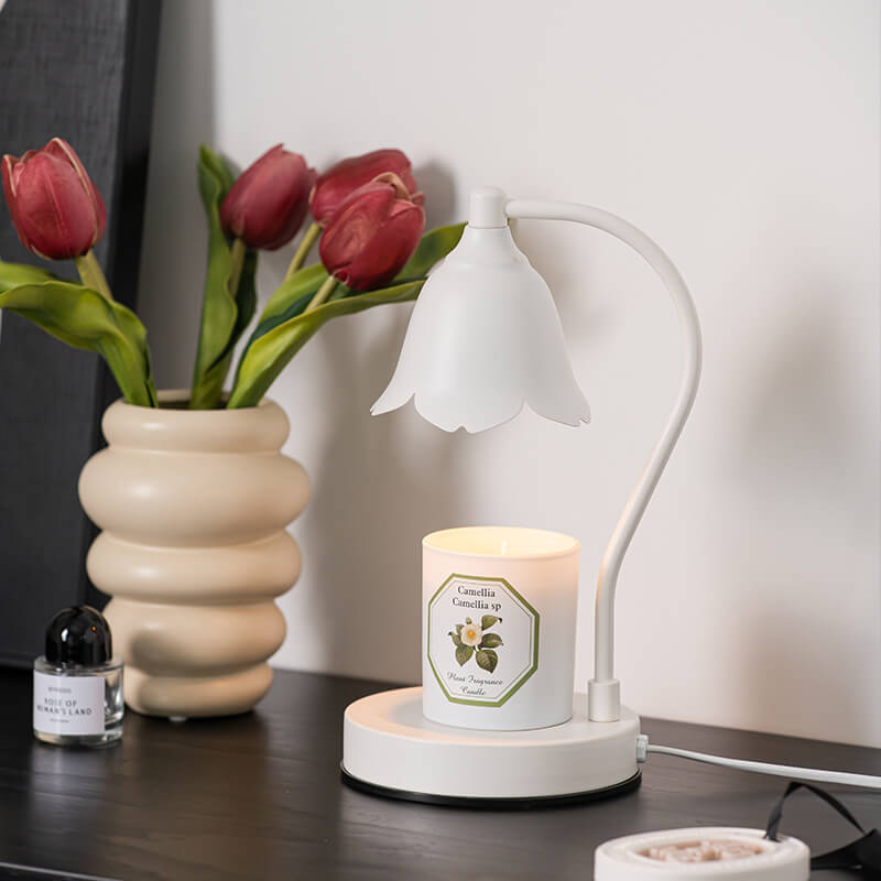 White Petal Hardware Melting Table Lamp
