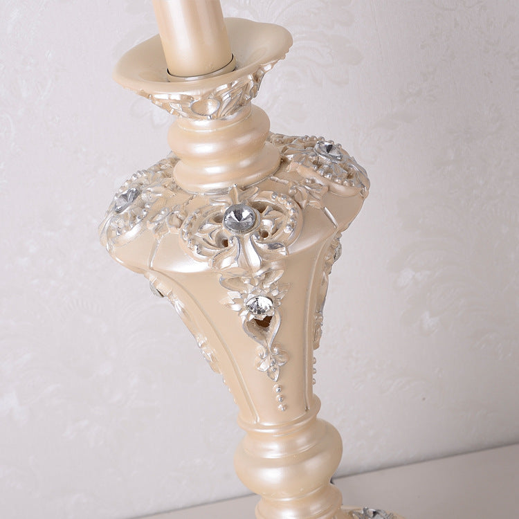 Round Tasseled Vase Fabric Table Lamp