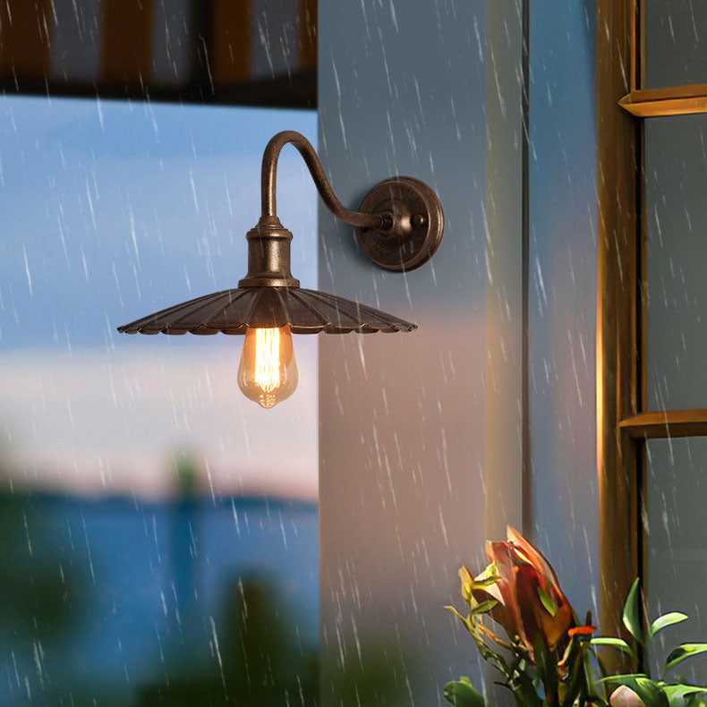 Round Pleated Petal Iron Outdoor Light