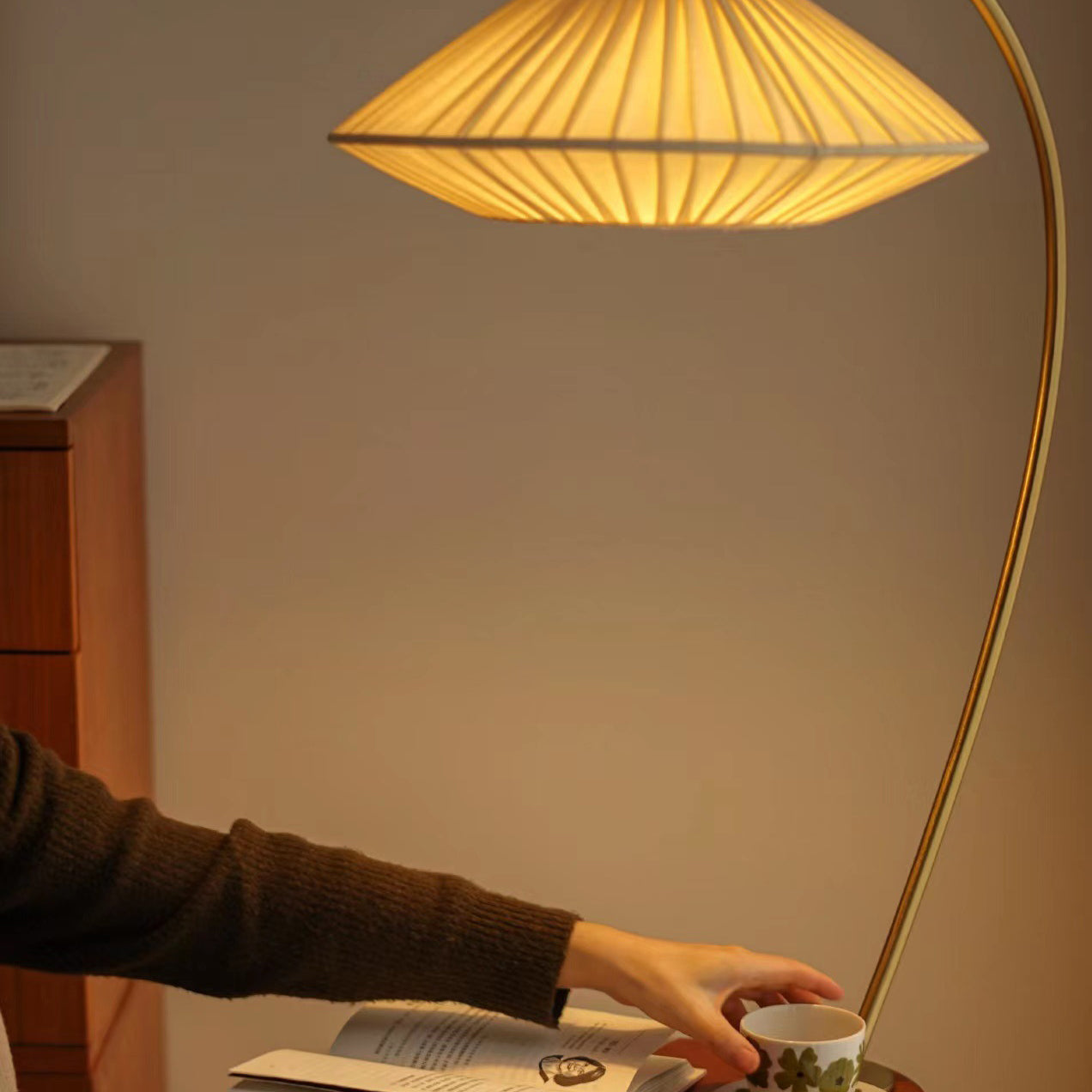 Round Cone Table Fabric Floor Lamp