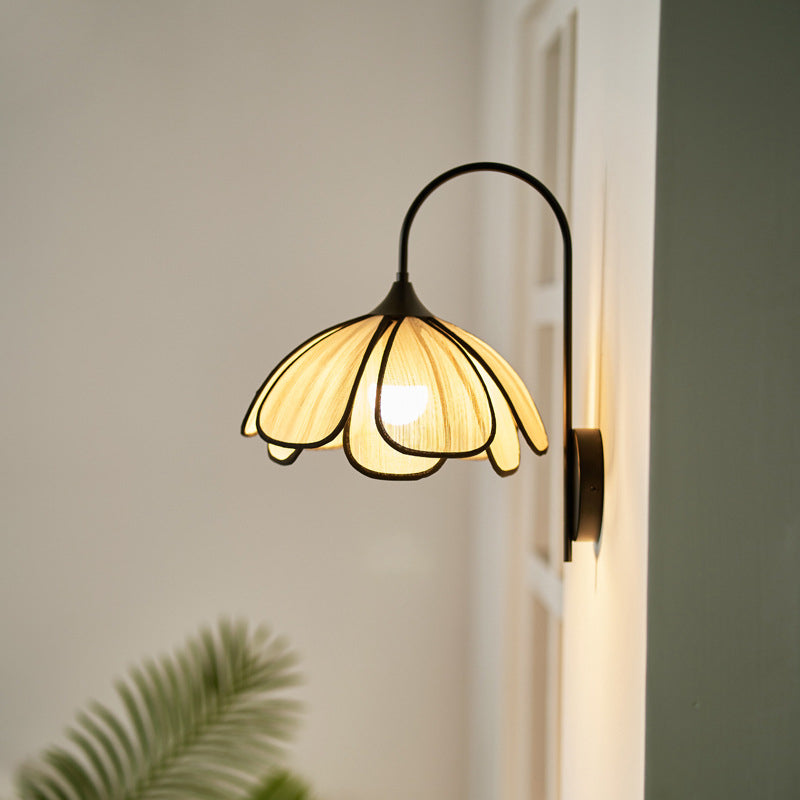 Flower Petal Shaped Iron Wall Lamp