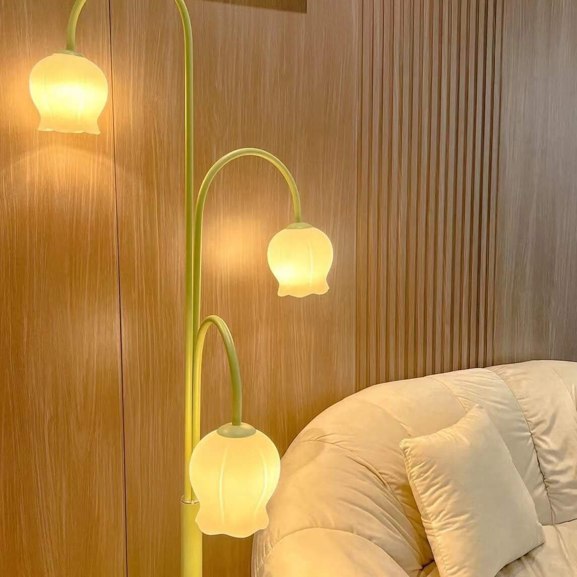 Bell Orchid Glass Lampshade 3-Light Floor Lamp