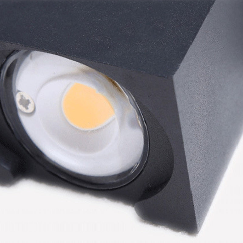 Hourglass Knot Aluminium PC Outdoor Light