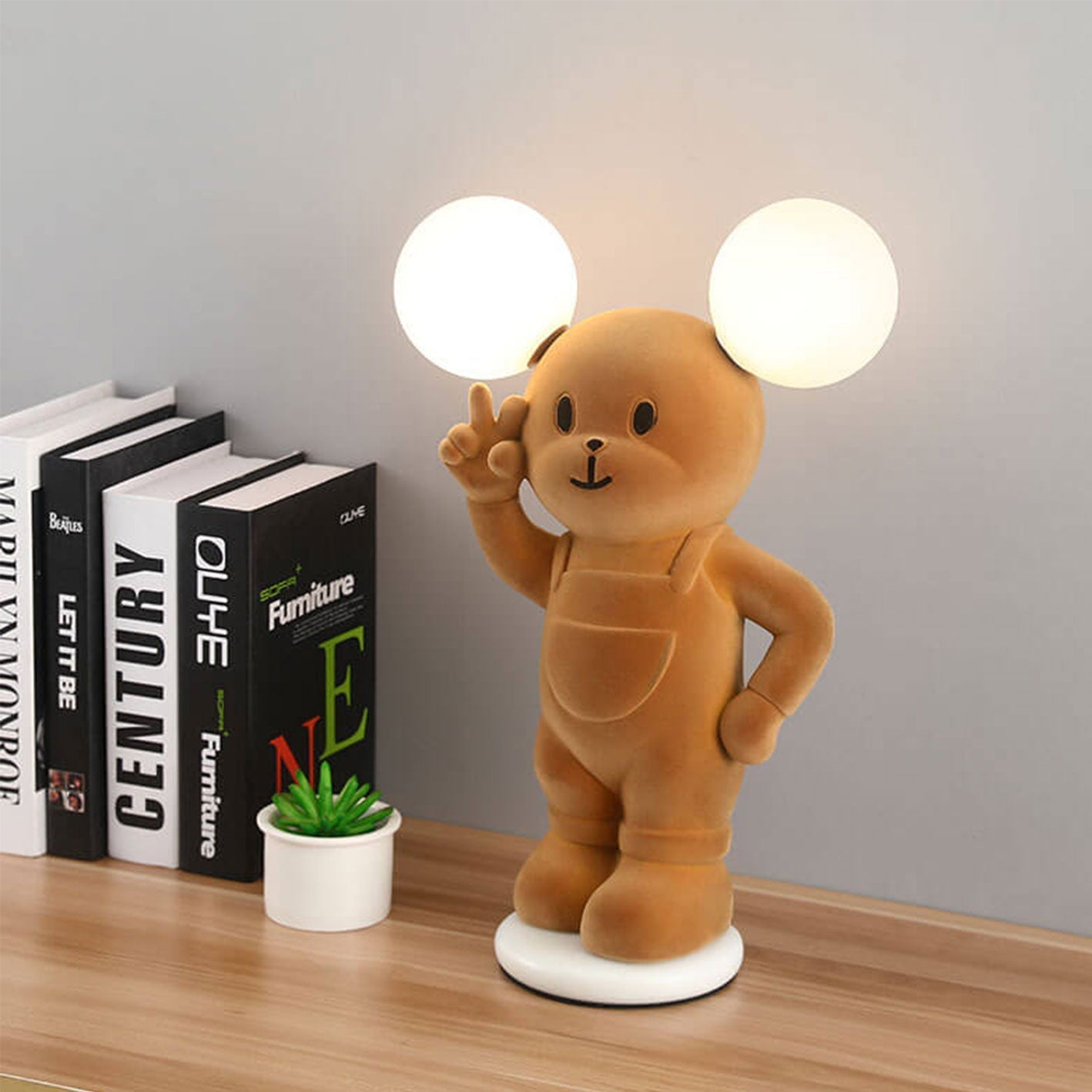 Cartoon Bear Khaki Resin Table Lamp