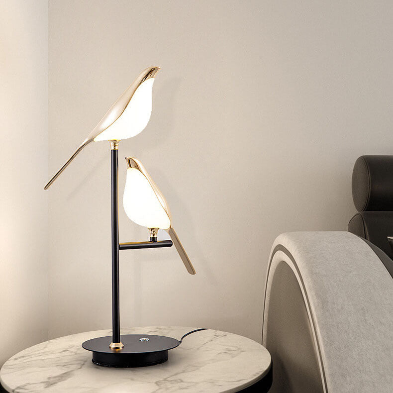 Magpie Bird Table Lamp
