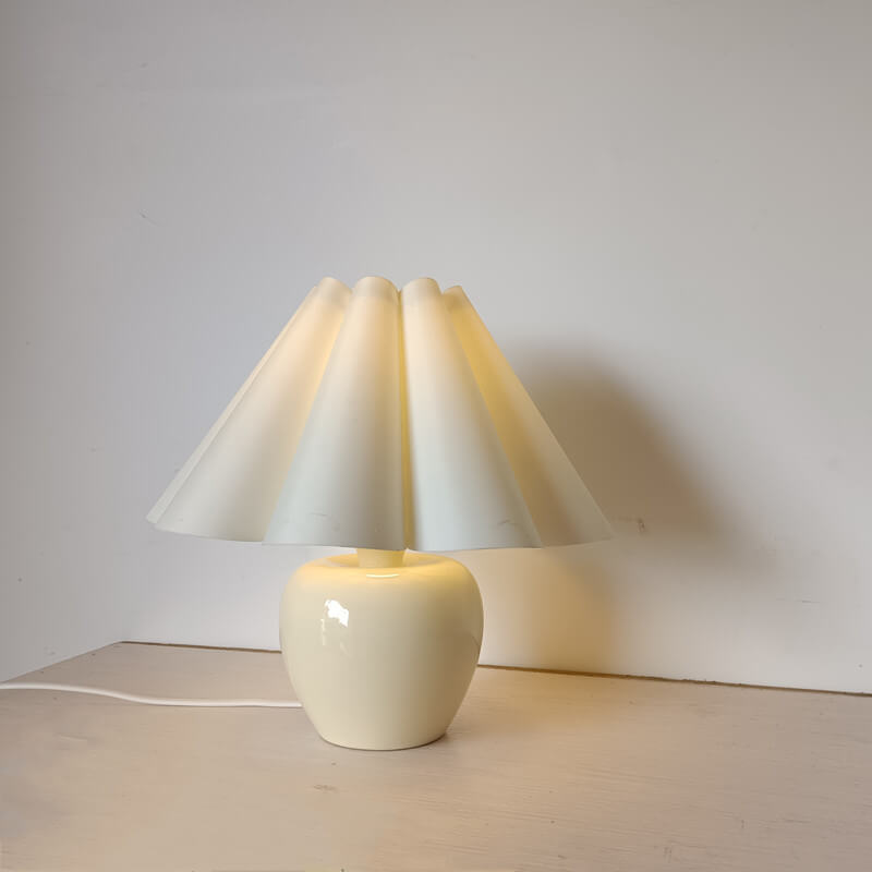 Ceramic Cloth Pleated Table Lamp