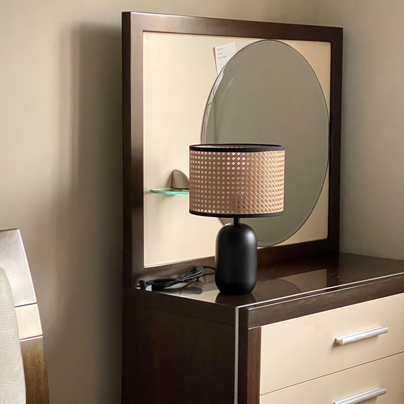 Rattan Weaving Metal Table Lamp