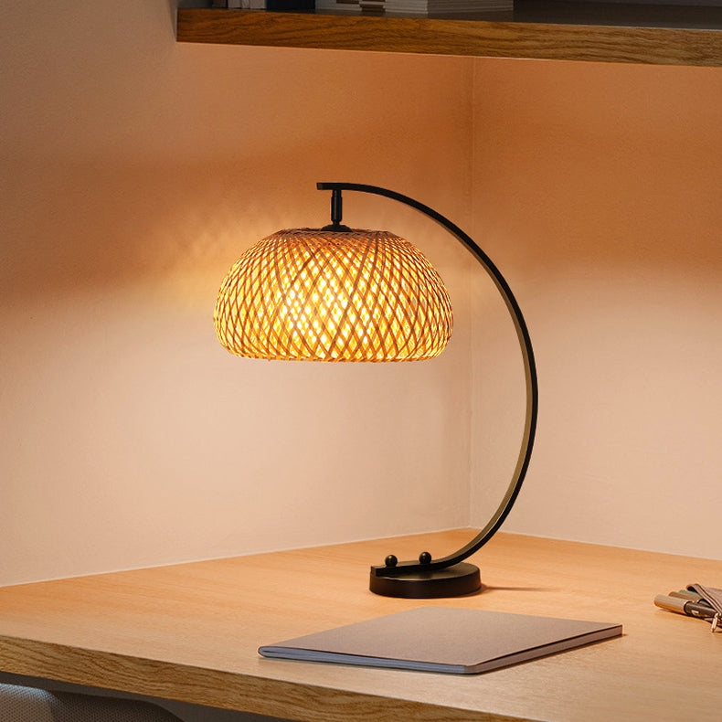 Curved Pole Round Mesh Table Lamp