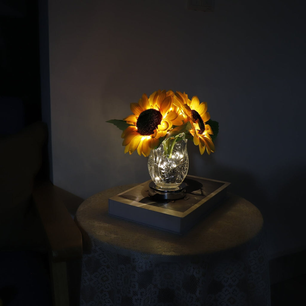 Sunflower Glass Vase Table Lamp
