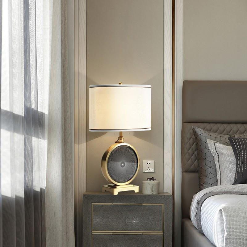 Fabric Iron Round Bedroom Table Lamp