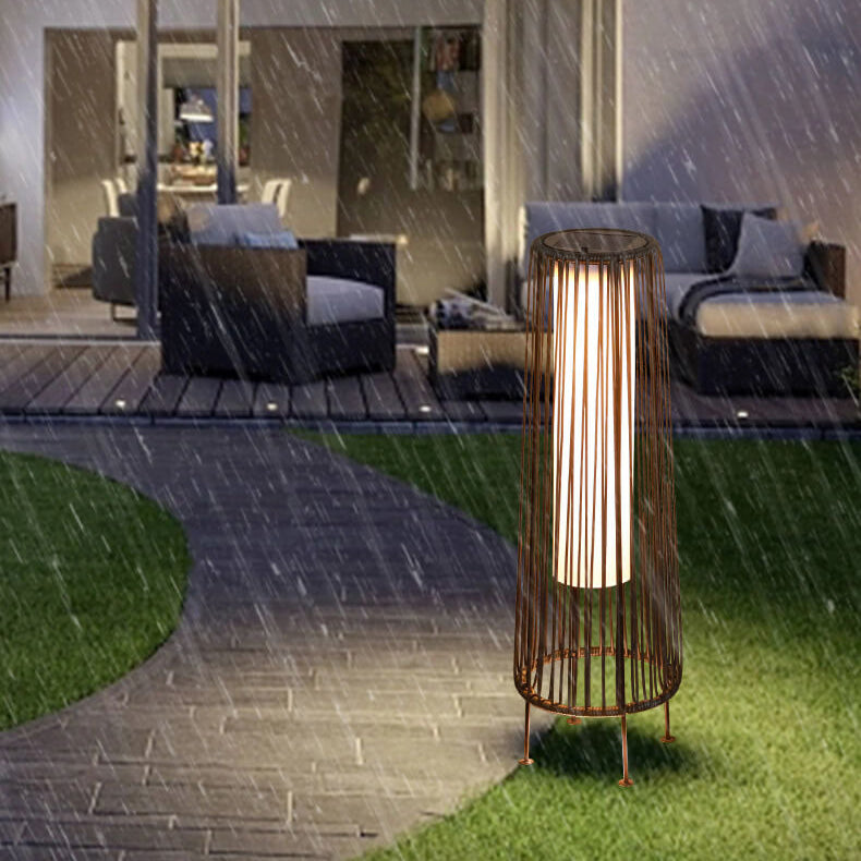 Round Vertical Pull Strip Outdoor Light