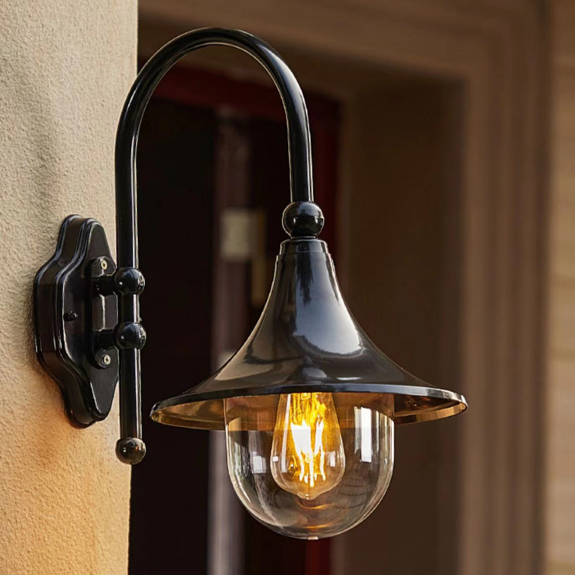 Aluminum Horn Shape Patio Outdoor Light
