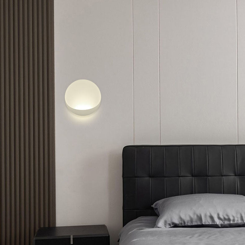 Round Aluminum Wall Lamp
