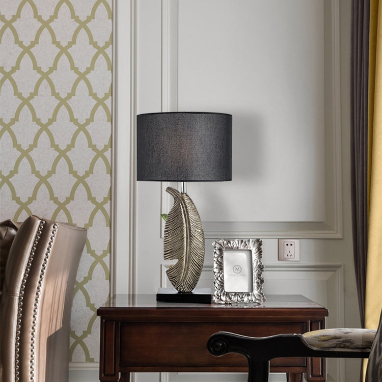 Leaf Resin Fabric Iron Table Lamp