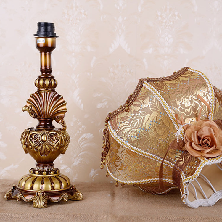 Pastoral Flower Pattern Fabric Table Lamp