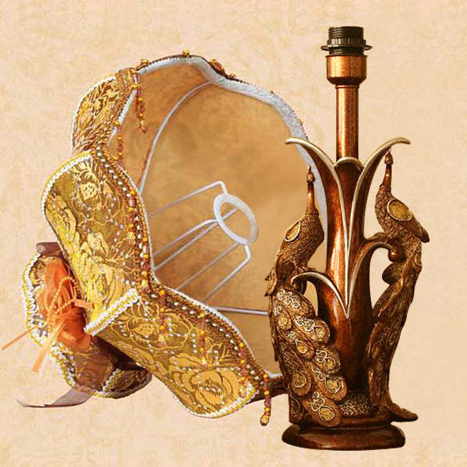 Peacock Flower Pattern Resin Table Lamp