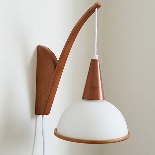 Solid Wood Pleated Fabric Wall Lamp