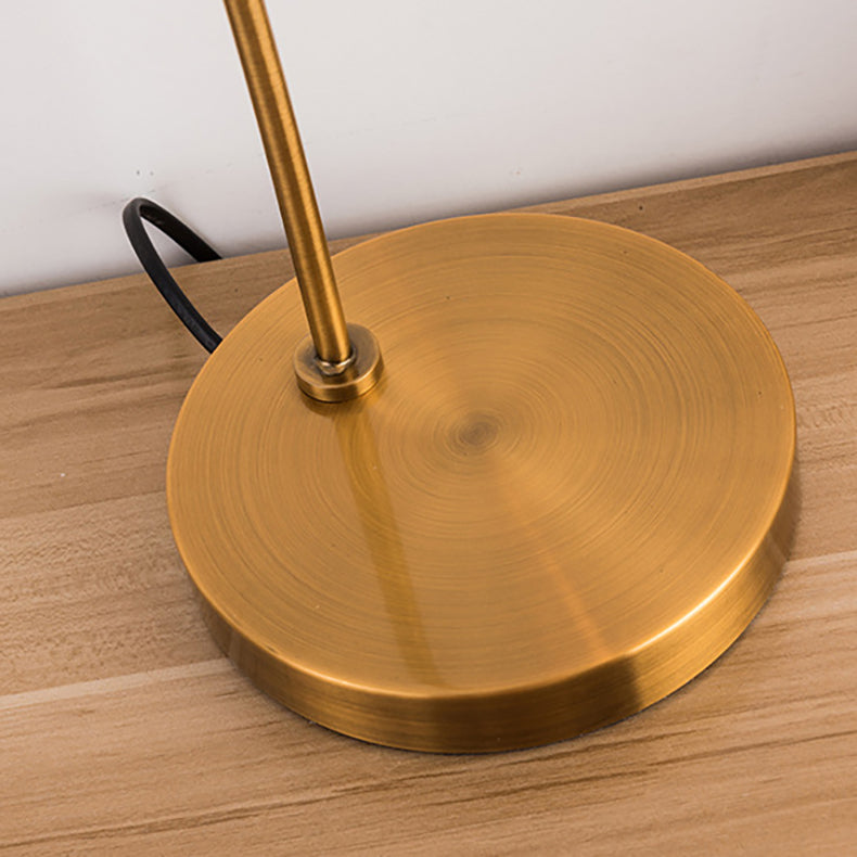 Round Flower Shaped Metal Table Lamp