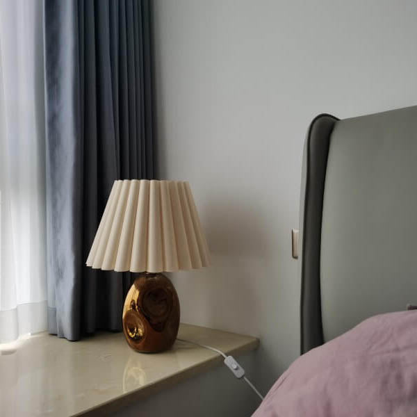 Pleated Umbrella Wave Glazed Table Lamp