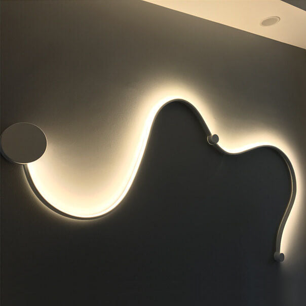Long Aluminum Snake Shaped Wall Lamp