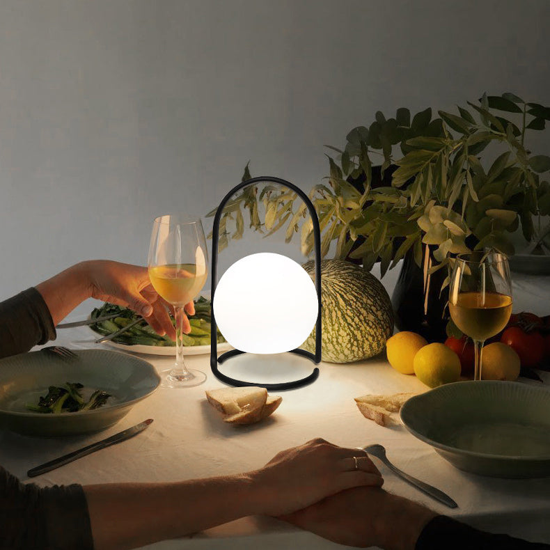 Metal PE Ball Egg Table Lamp