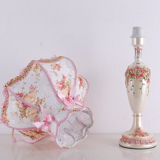Romantic Fabric Tassel Table Lamp
