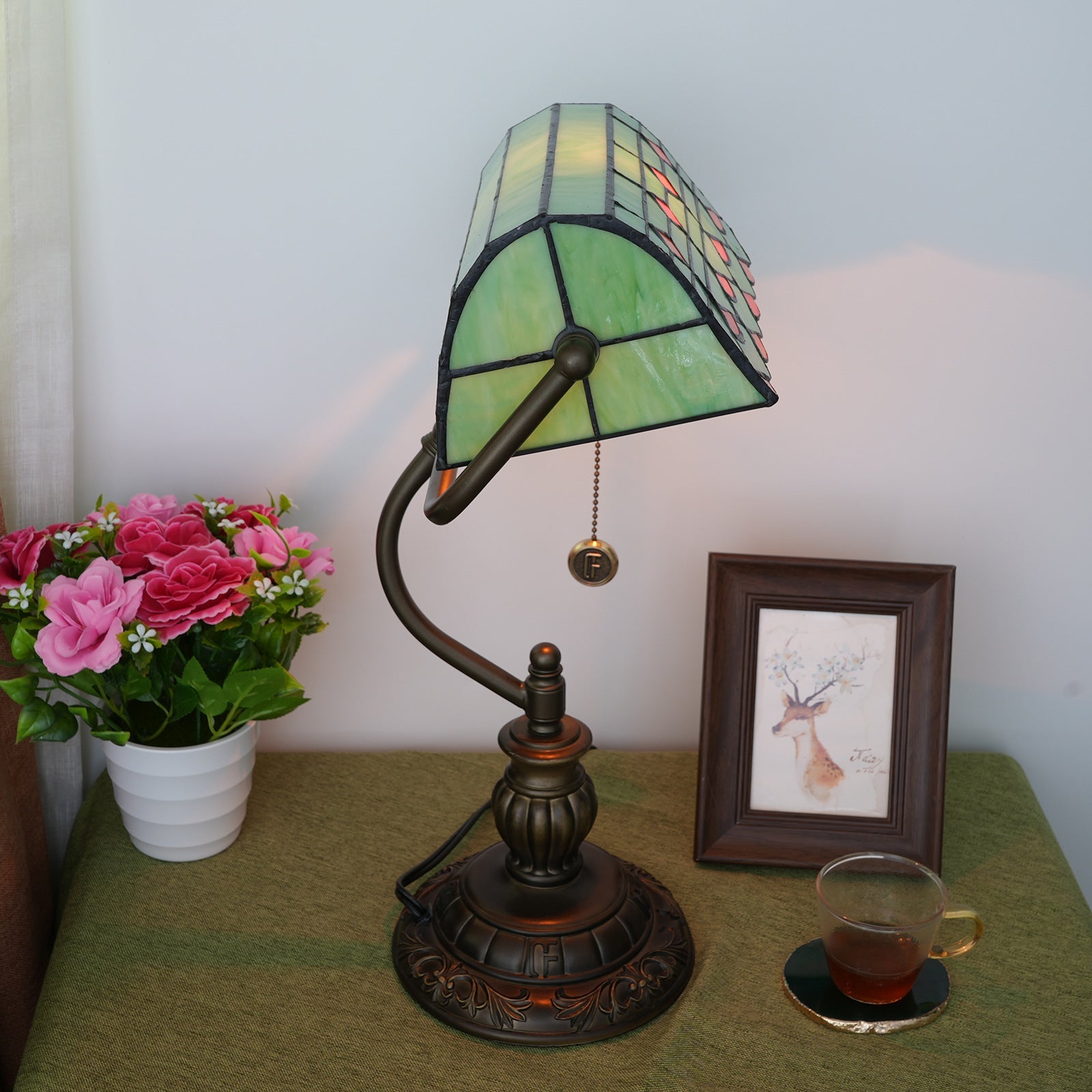 Green Leaf Red Spot Table Lamp