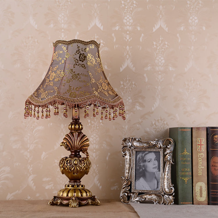 Pastoral Flower Pattern Fabric Table Lamp