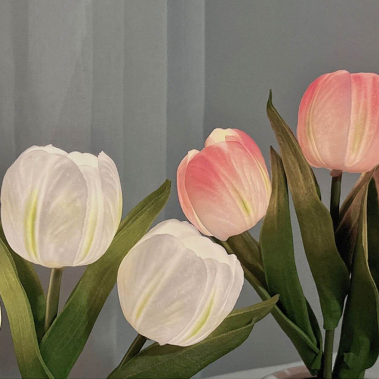 Tulip Simulation Bouquet Ceramic Table Lamp