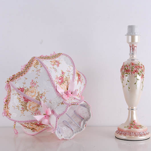 Romantic Fabric Tassel Table Lamp